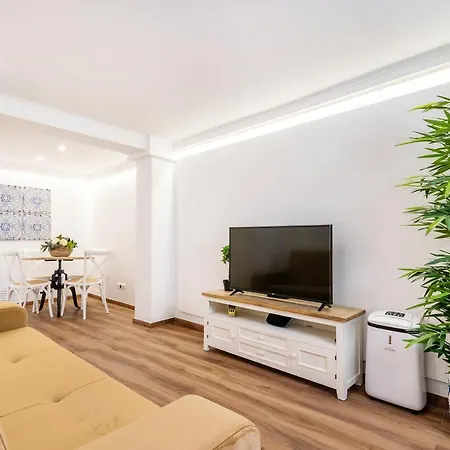 Cosy With Terrace In Graca Апартаменты